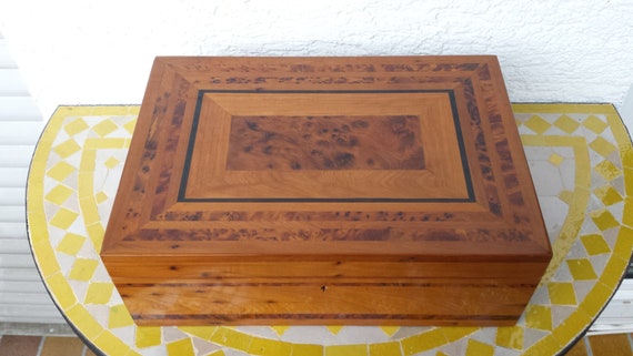 Orientalischer Thuja Holz Schatulle aus Essaouir /Marokko. - Etsy.de