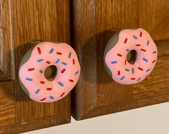 Donut Drawer Pull: 3D Printed Cabinet Knob with Sprinkles. Pink