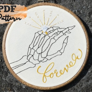 Motif PDF de broderie à la main, conception de la main squelette, fiançailles, téléchargement immédiat
