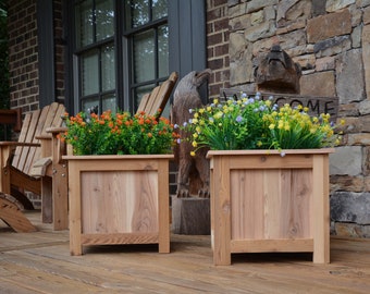 Modern Farmhouse Shaker Cedar Planter - High Quality Build and Materials - Enclosed Bottom - Fully Assembled