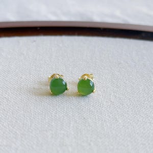 6mm Green Nephrite Jade Stud Earrings: Gold S925 Sterling Silver