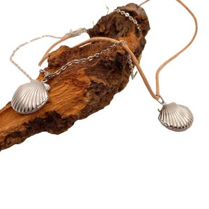 Schelpketting, medaillon dat open kan, waterdicht roestvrijstalen medaillon, zilverkleurige roestvrijstalen ketting, schelpvormige hanger om te vullen, 10 kleuren