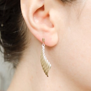 9ct gold crimped crescent drop earrings