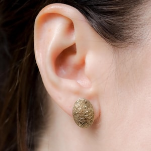 9ct Gold foliage engraved earrings