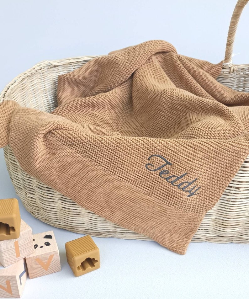 Soft and personalised baby blanket for newborn, knitted cotton custom baby blanket with embroidered name, new baby gift for boy or girl immagine 6