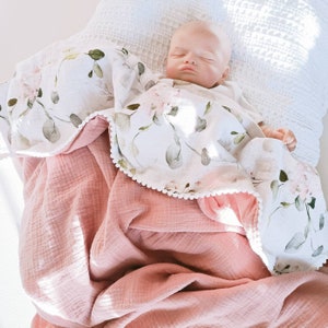 Personalised safari baby blanket, muslin swaddle blanket gift set for boy/girl, soft organic cotton, newborn gift, toddler blanket Pink Blossom