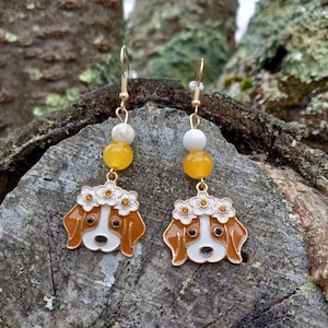 Beagle Dog Earrings, Beagle Earrings, Beagle Daisy Earrings, Dog Earrings, Puppy Earrings, Cute Beagle Earrings