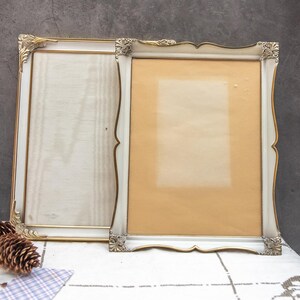 Zestaw 2 ramek w stylu vintage, duża rama mosiężna, wykończenie z białego złota, ozdobny wzór, wisząca ekspozycja dzieł sztuki, 27 x 21 cm, 10 x 8 cali