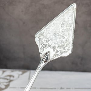 Vintage cake server, Silver plated knife, Floral tart slice, Decorative serving flatware, Holiday table setting, Gift for hostess