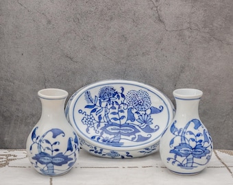 Set of 3 Vintage Delft Style Miniatures 2 Small Vases and Oval Bowl Collectible Shelf Decor Hand Painted Blue White Vase NO MARKINGS