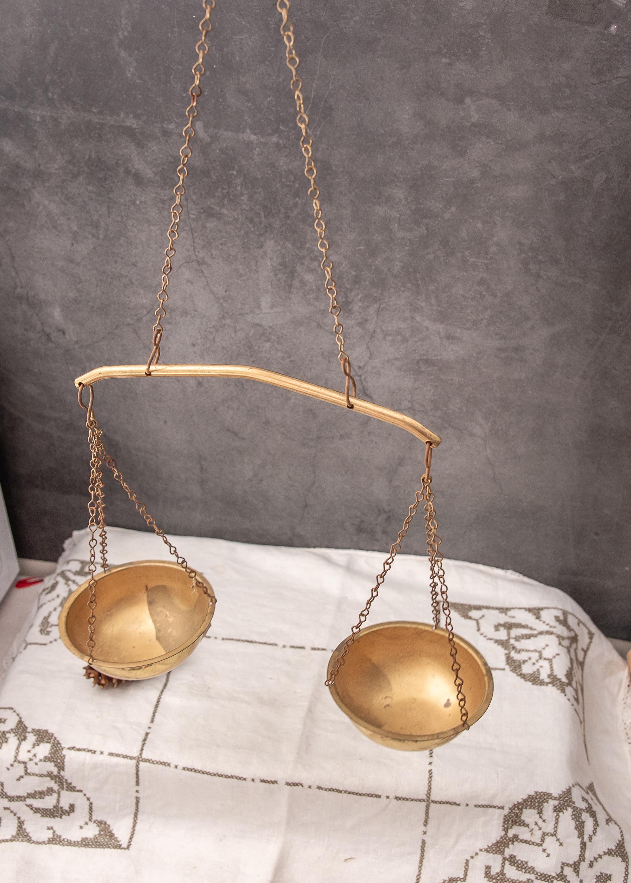 アンティークスケール フック付き 金属製 Vintage Hanging Scales With Bucket - Etsy