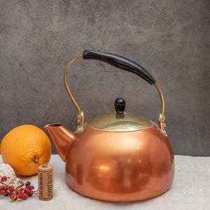 Bouilloire à café vintage, théière en laiton et cuivre, cruche d'eau, théière, décoration de table, plaque de cuisson, cafetière, théière, cuisine française de style français