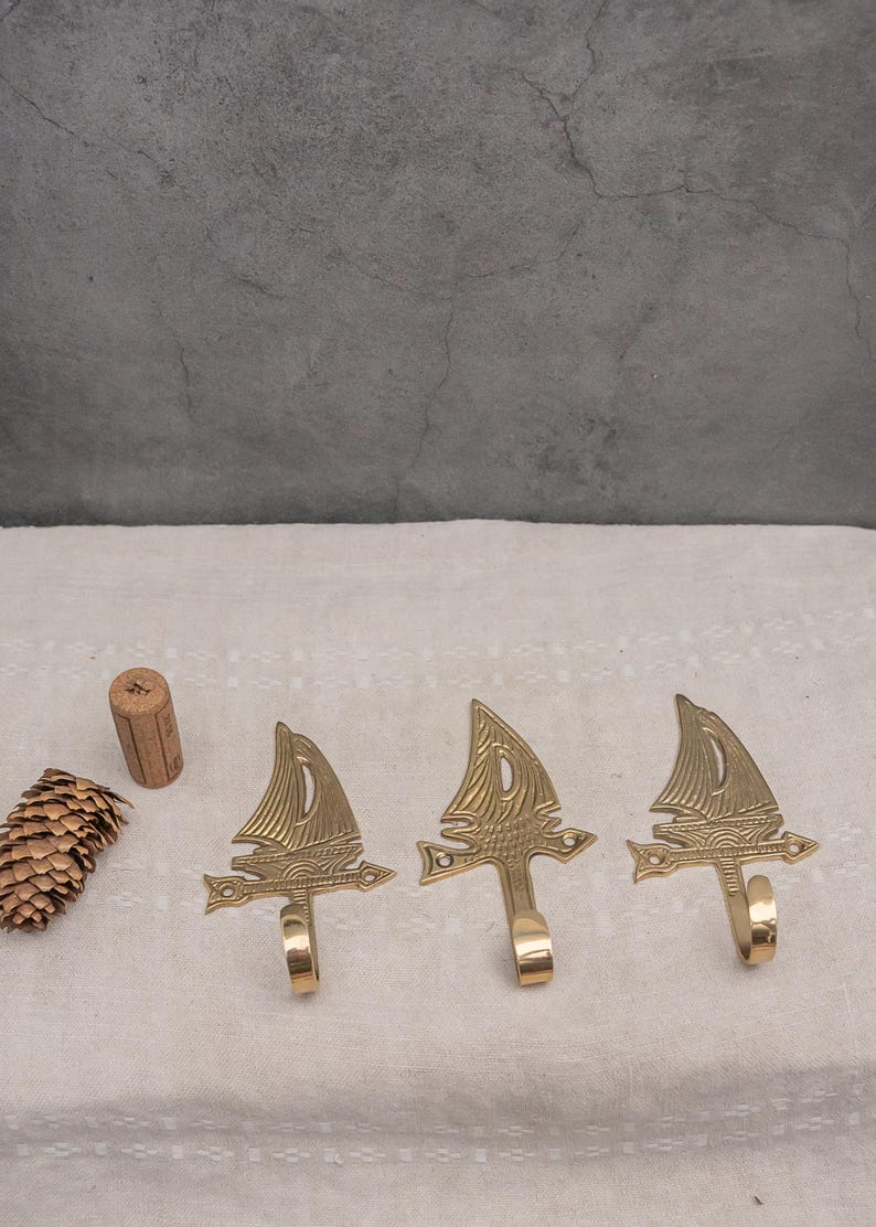 Set of 3 Vintage Hook Solid Brass Hook Wall Hanger Planter Hanger Towel or Kitchen Hook Key Holder Organiser Ship Shaped Nautical Decor