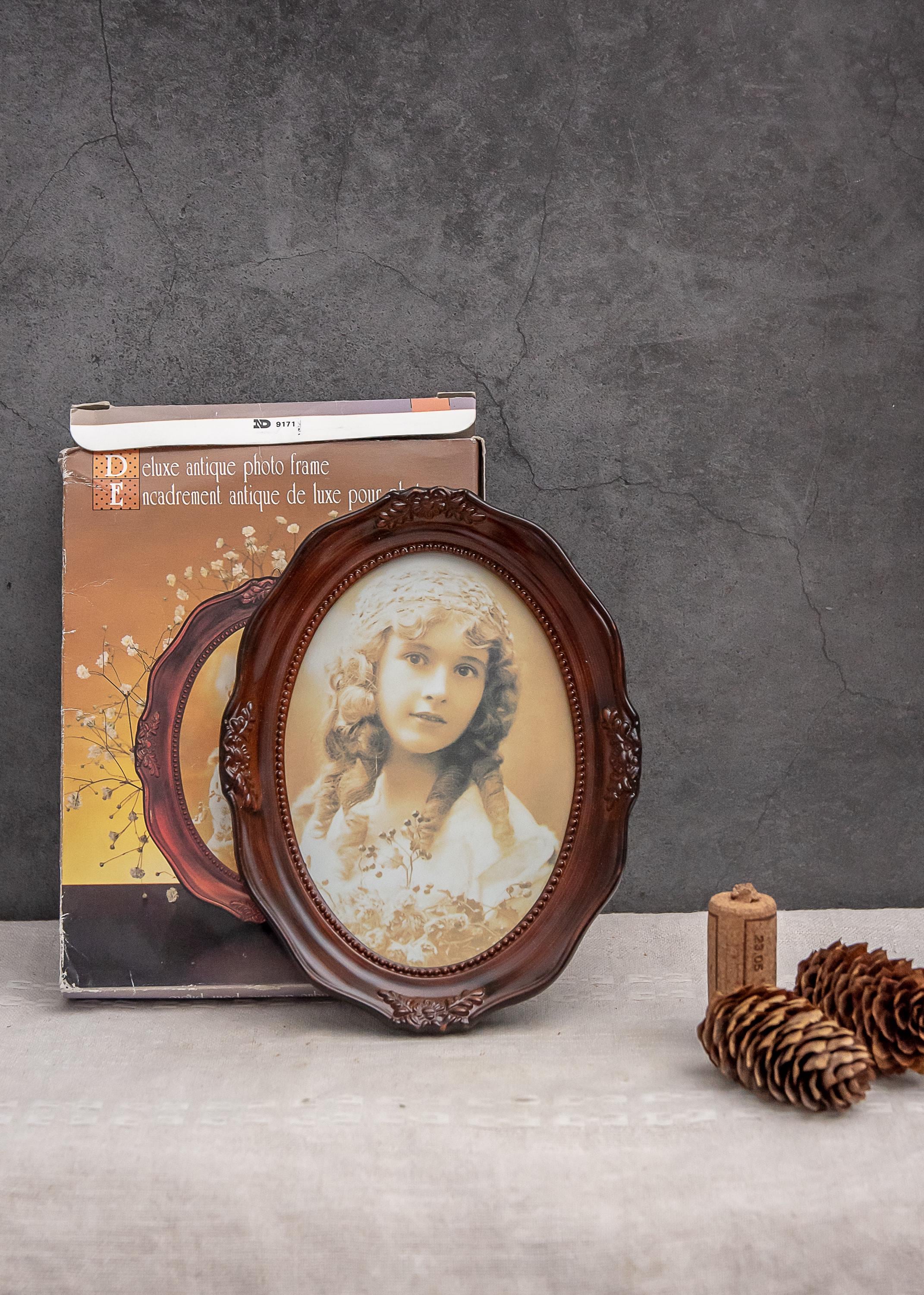 Vintage Decorative Frame Oval Picture Ornate Plastic Frame