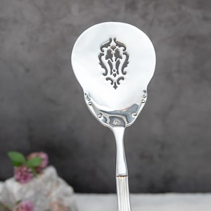 Vintage silverplated server, Dessert spatula, Afternoon tea table utensil, Wedding cake serving, Ornate food server, Gift for host