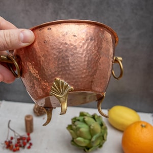 Vintage Pot Copper with Brass Handles And Legs Hand Hammered Flower Pot Miniature Storage Container Vintage Style Farmhouse Decor Copper Cup