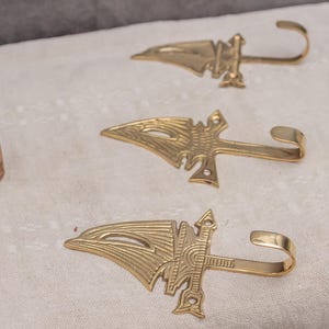 Set of 3 Vintage Hook Solid Brass Hook Wall Hanger Planter Hanger Towel or Kitchen Hook Key Holder Organiser Ship Shaped Nautical Decor