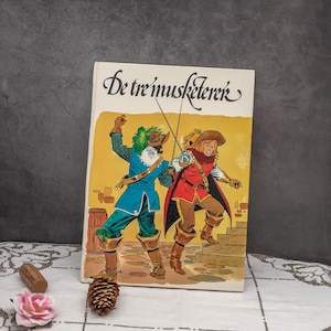 NORWEGIAN Book Children&#39;s Book Fairy Tale The Three Musketeers From Alexander Dumas 1983 De Tre Musketerer Great Gift For Book Rat