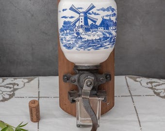 ヴィンテージスペインアールデココーヒーグラインダー：壁掛け式