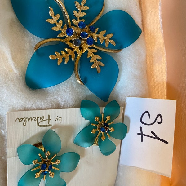 Flower brooch and clip earrings