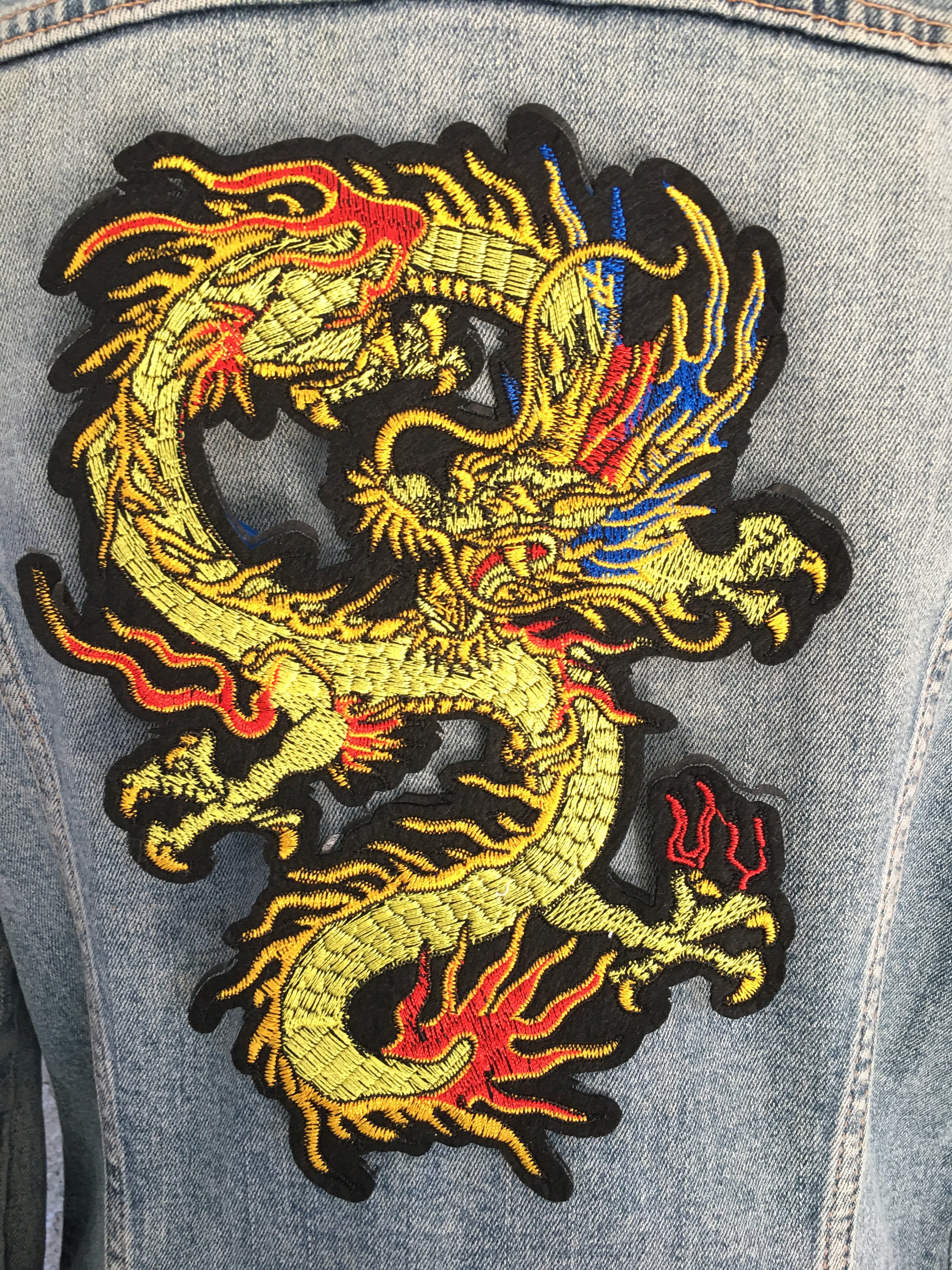 MASSIVE Coiled Chinese Dragon Iron-on Embroidered Dragon Patch Dragon  Embroidery Patch for Clothes, Jackets, Backpacks Dragon Patch AA42 