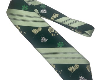 Vintage 70s Green Beau Brummell Gentry Wide Tie Floral Stripe Polyester 57x4