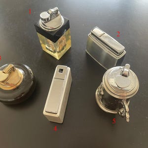 GÜNSTIGE Vintage Butan Feuerzeuge, Elektro- und Tischfeuerzeuge LOT, nicht funktionierende alte Feuerzeuge für Teile oder Reparaturen.
