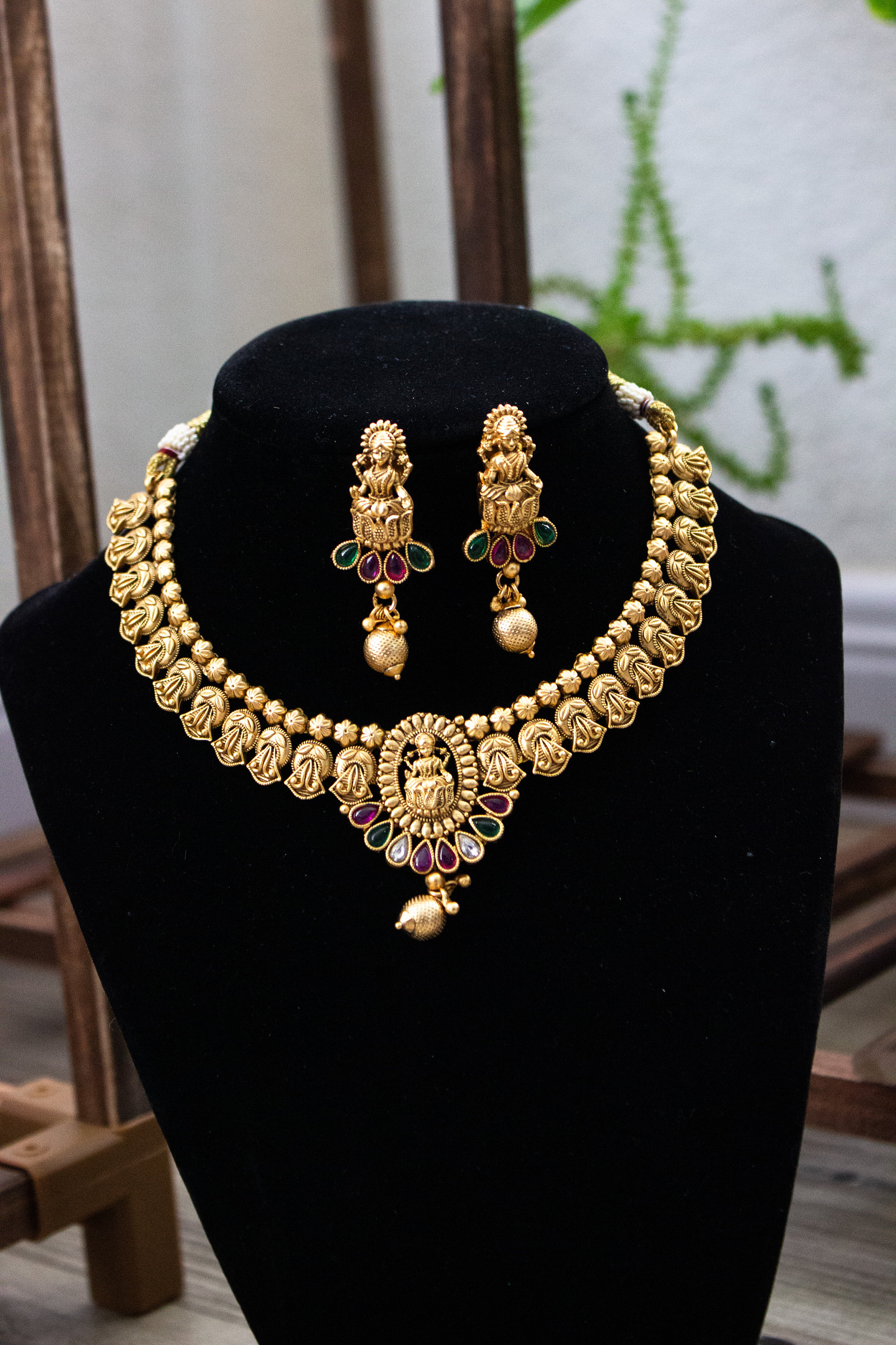 か*み様 Indian Jewelry Gold Plated Lakshmi Necklace Set, Kemp Stone South Indian Temple