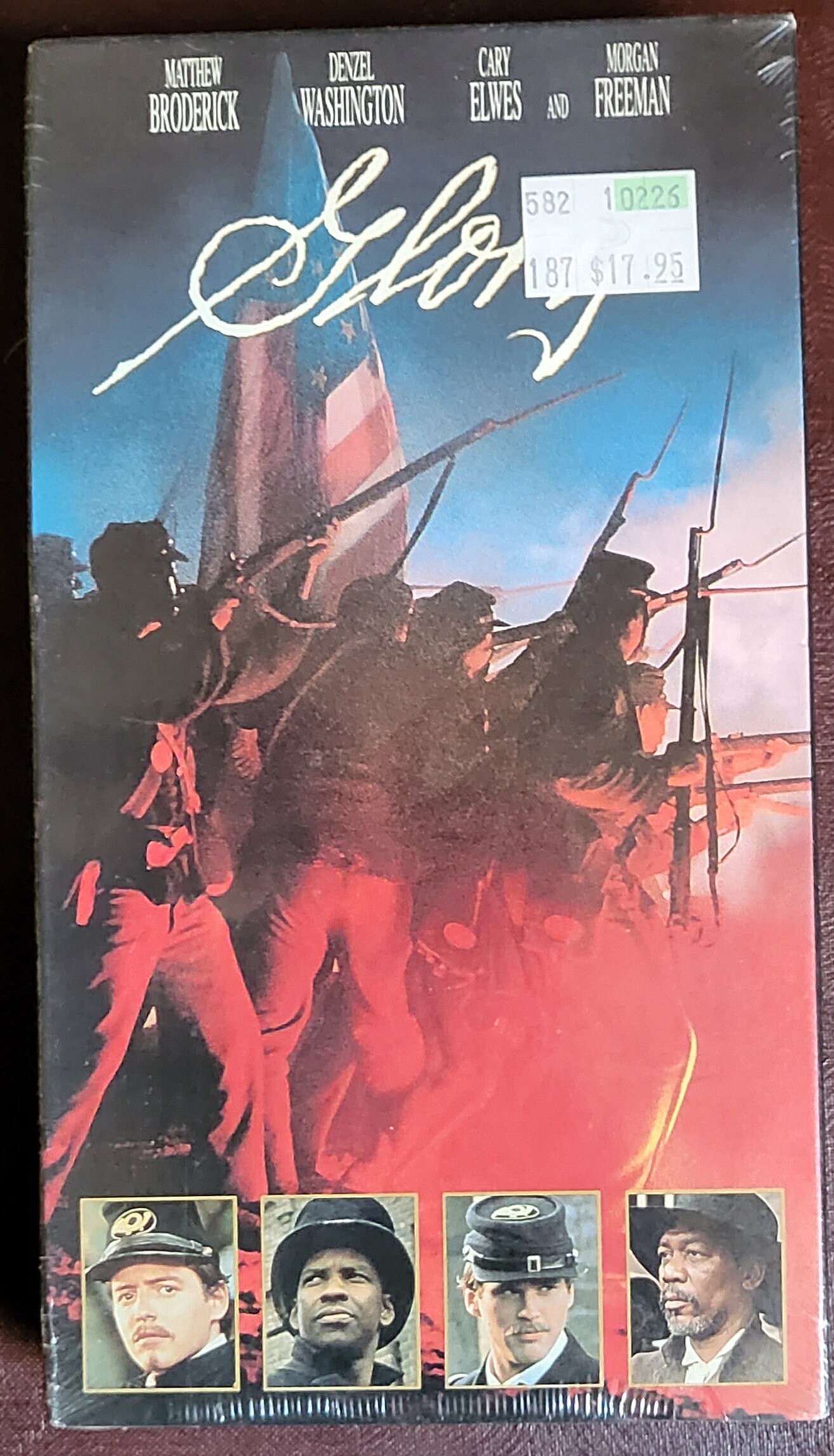グローリー - 1990 年製ビンテージ VHS テープ - マシュー ブロデリック / デンゼル ワシントン - 新品、工場未開封 :)