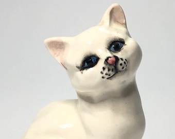 Beswick England Porcelain White Cat Kitten Blue Eyes 3" tall