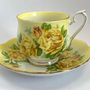 Royal Albert Yellow Tea Roses Hampton Style Tea Cup and Saucer Bone China England Gold Trim 1960s
