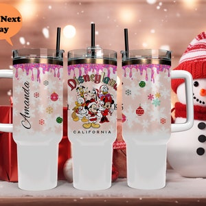 カスタムディズニーランドタンブラー、40オンスクリスマスタンブラー、ミッキーと仲間のタンブラー、クリスマスギフト、クリスマスカスタムトラベルタンブラー、クリスマスディズニータンブラー