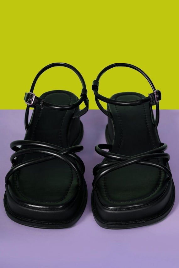 Deadstock Y2K Strappy on Platform Sandals - Black 