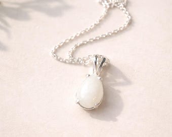 Collana in argento sterling con ciondolo a goccia a forma di pera, gioiello commemorativo per il latte materno (10 x 7 mm)