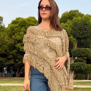 Knitted boho poncho with fringes, lightweight mid-season shawl, handmade cape for women, boho chic poncho shawl, hippie boho style poncho.