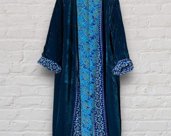 Wendbarer Samtkimono, langer, wendbarer, doppelseitig tragbarer Samtkimono in Blau mit bedruckter Seide, weicher Damenkimono.