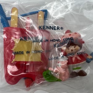 Vintage Kenner Strawberry Shortcake and Custard Deluxe mini figure, sealed, complete