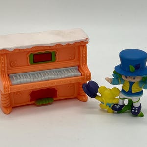 Vintage Kenner Strawberry Shortcake Blueberry Muffin and Cheesecake Deluxe mini, complete