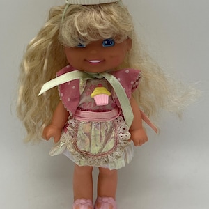 Vintage Matell  Cherry Merry Muffin doll with comb from series 2