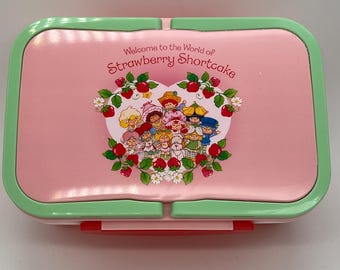 Strawberry Shortcake BPA-free lunch/ bento box with handles