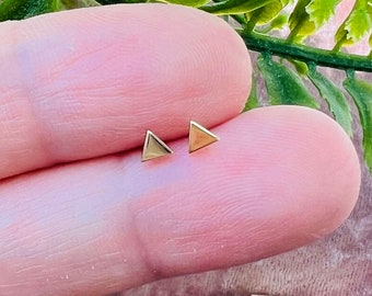 Plain Triangle 14k Solid Gold Earrings, Geometrical Studs, Minimalist, Everyday Earrings for Her