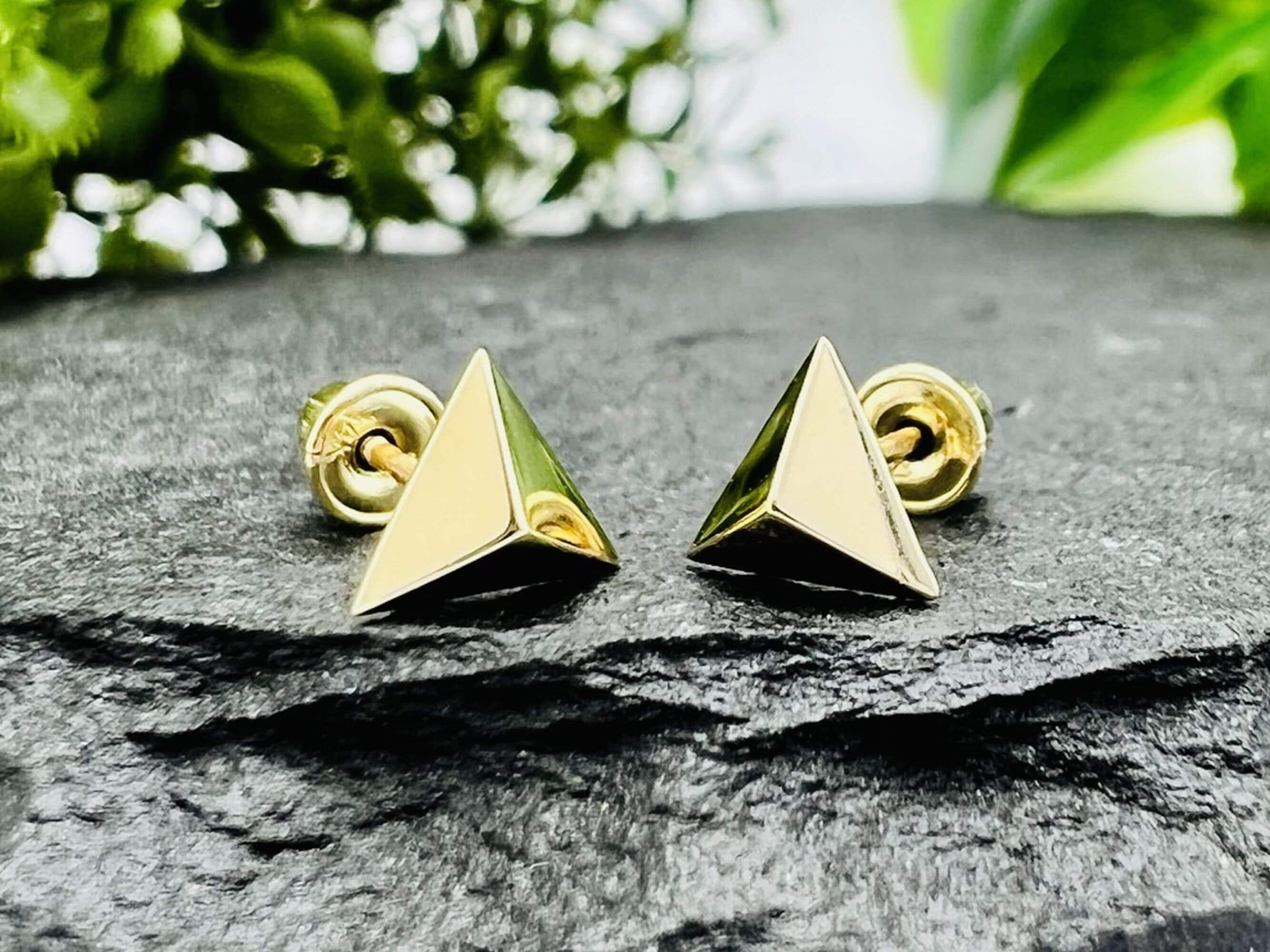 Mini Pyramid Studs in Yellow, Rose or White Gold