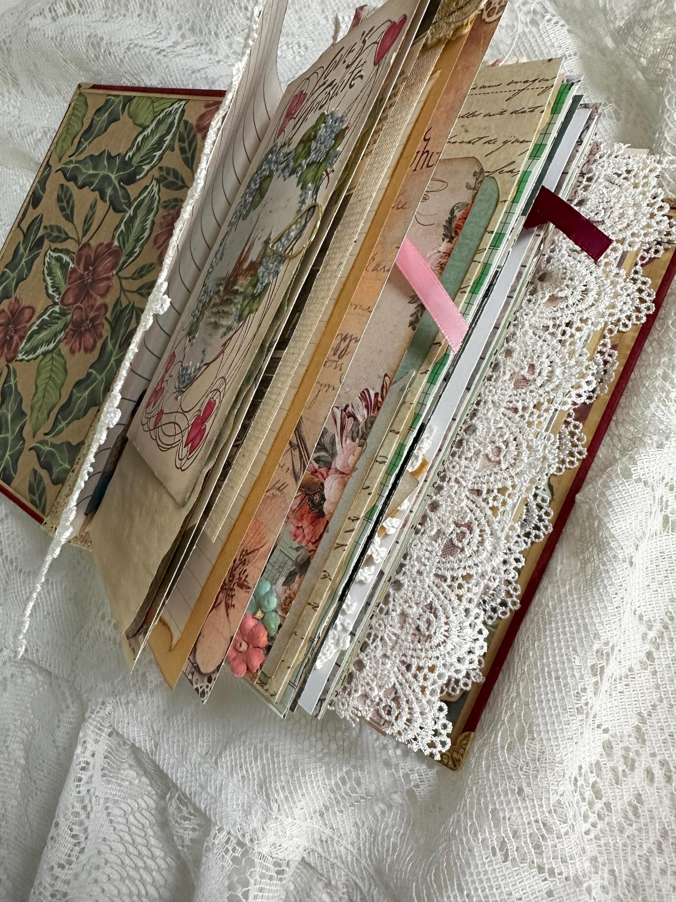junkjournal【antique Red】 Nostalgic Charm: Flipping through the Vintage Junk Journal