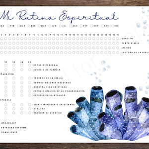 Op de afbeelding: Een printbare dagelijkse, wekelijkse en maandelijkse planner voor spirituele routine met vinkjes om activiteiten bij te houden. De planner bevat een aquarel-illustratie van blauwe koralen met witte bubbels.