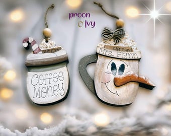 Porte-cartes cadeaux de Noël personnalisé, ornement en forme de tasse à café ou de bonhomme de neige, cadeau pour enseignant, porte-cartes cadeaux en bois.