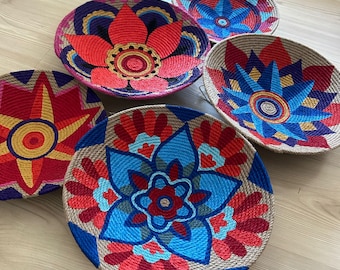 Cesta de pared de yute pintada a mano: decoración bohemia