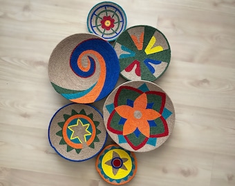 Cesta de pared de yute pintada a mano: decoración bohemia