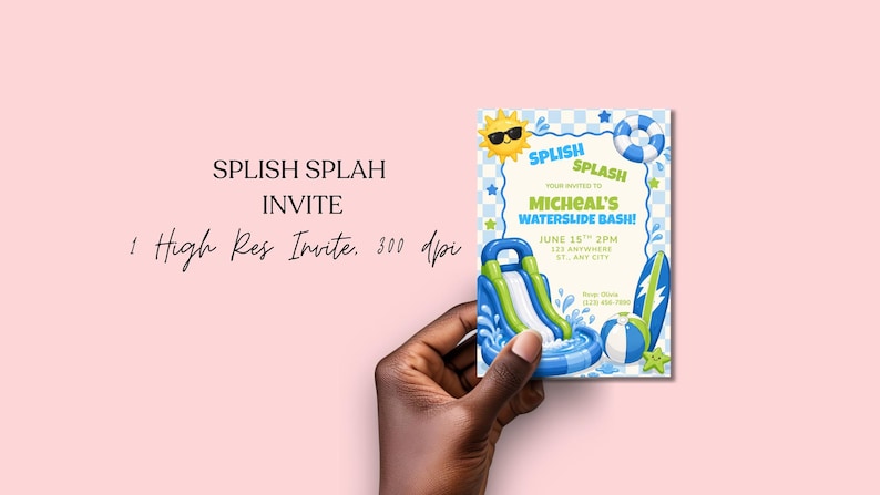 Op de afbeelding: Een uitnodiging voor een feestje met een waterglijbaan thema. De uitnodiging toont een blauwe en groene waterglijbaan, een strandbal en een surfplank. De tekst luidt "Splish Splash" en "Micheal's Waterslide Bash!"