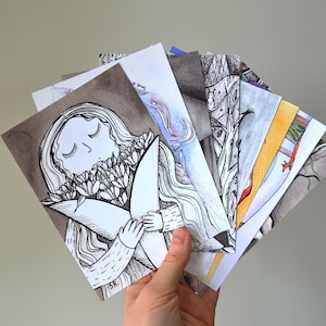 Lot de 8 cartes postales différentes. Confortable et inspiré de la nature. Illustrations artistiques.