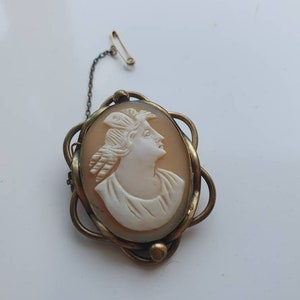 Vintage rolled gold Cameo brooch